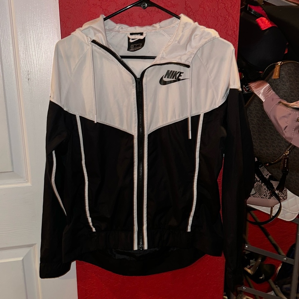 Nike windbreaker jacket
